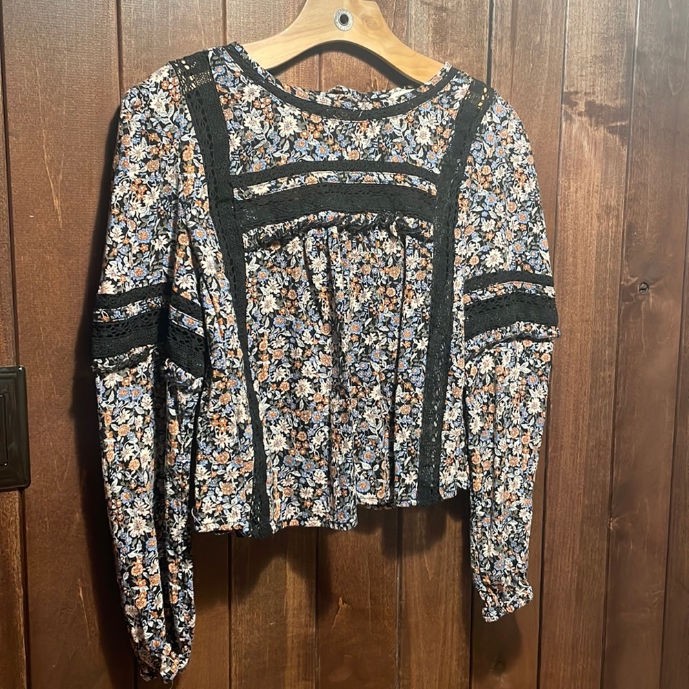 AE FLORAL PRINT BLOUSE